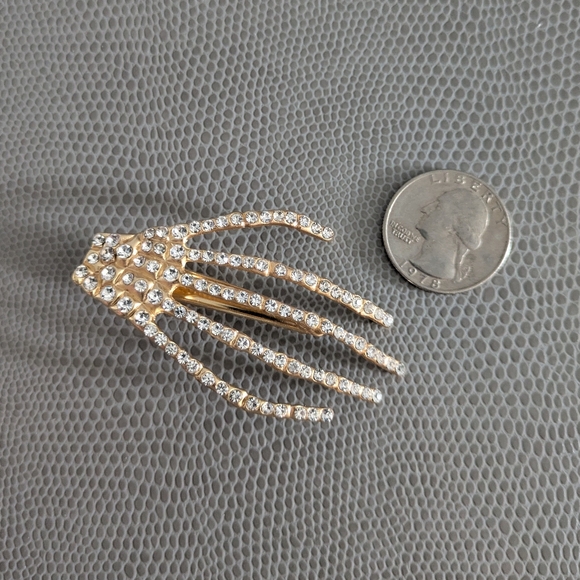 New Rhinestone Skeleton Hand Hair Clip - Picture 3 of 5